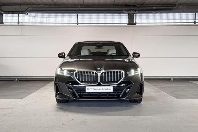 BMW 5-SERIE Sedan 530e M Sport Edition | M Sportpakket | Travel Pack