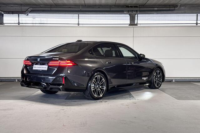BMW 5-SERIE Sedan 530e M Sport Edition | M Sportpakket | Travel Pack