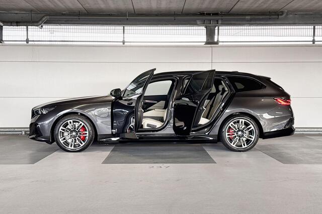 BMW 5-SERIE Touring 530e | M Sportpakket Pro | Travel Pack | Comfort Pack | Trekhaak