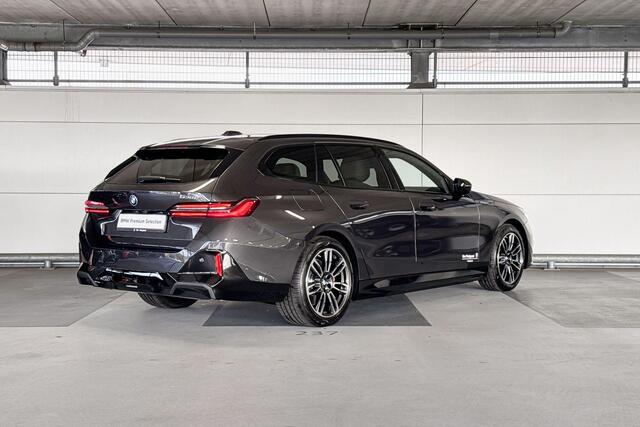 BMW 5-SERIE Touring 530e | M Sportpakket Pro | Travel Pack | Comfort Pack | Trekhaak