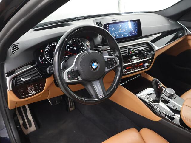 BMW 5-SERIE 520i Corporate Lease High Executive | M-Pakket | Comfortstoelen + geheugen | Ele.wegklapbare Trekhaak | Adaptieve LED | HUD | Camera | DAB | Navigatie | Apple CarPlay/Android Auto |