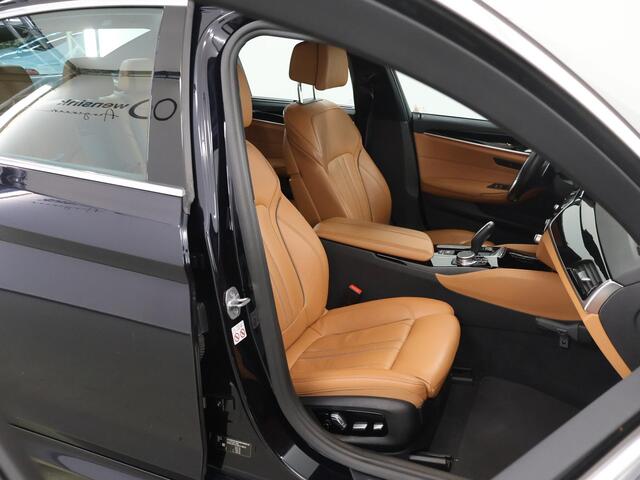 BMW 5-SERIE 520i Corporate Lease High Executive | M-Pakket | Comfortstoelen + geheugen | Ele.wegklapbare Trekhaak | Adaptieve LED | HUD | Camera | DAB | Navigatie | Apple CarPlay/Android Auto |