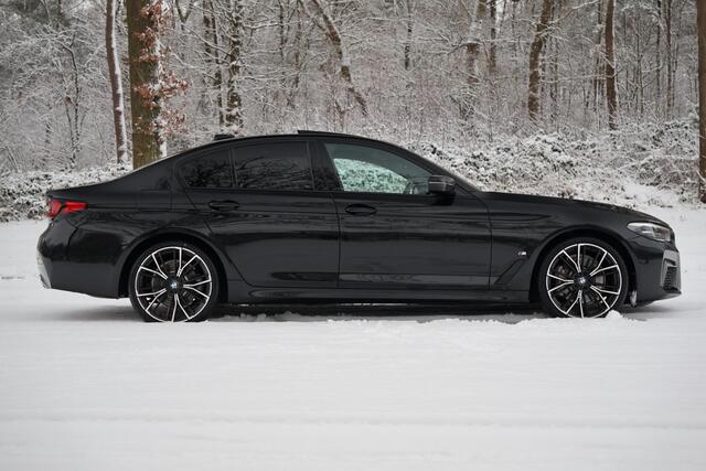 BMW 5-SERIE 530i High Executive M-Sport | Facelift | 20" | Leer | Schuif/kantel dak | HUD | Hifi | Elektr. stoel memory | 4-zone clima | Alarm kl. 3 | Grootlichtassistent | Etc.