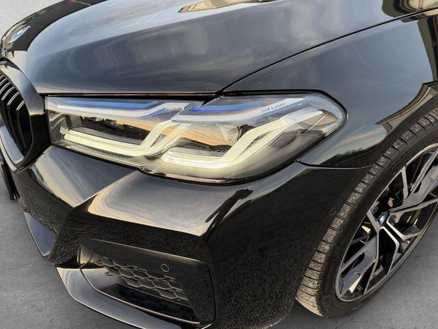 BMW 5-SERIE Touring 530e M-SPORT ** LASER, NAVI+, LEDER, PANORAMA, TREKH, 19-inch LMV, HuD ** 1e EIG - UNFALLFREI - BMW GAR ** ** INFORMEER OOK NAAR ONZE AANTREKKELIJKE FINANCIAL-LEASE TARIEVEN **