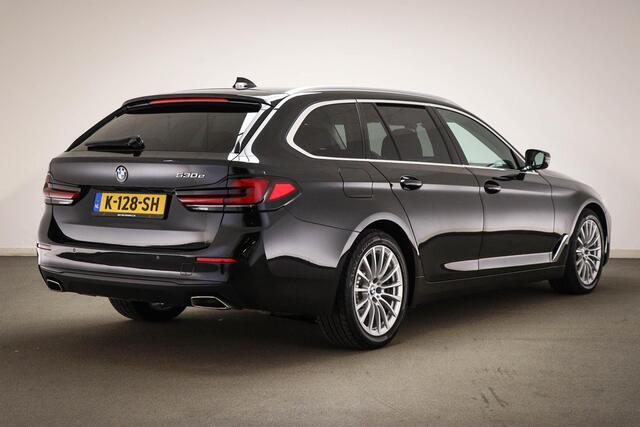 BMW 5-SERIE Touring 530e Executive | COMFORT / LUXURY- PACK | STOELVERWARMING | DAB | APPLE | 18"
