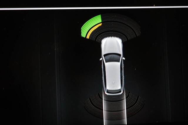 BMW 5-SERIE Touring 530e Executive | COMFORT / LUXURY- PACK | STOELVERWARMING | DAB | APPLE | 18"