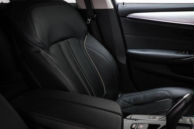 BMW 5-SERIE Touring 530e Executive | COMFORT / LUXURY- PACK | STOELVERWARMING | DAB | APPLE | 18"