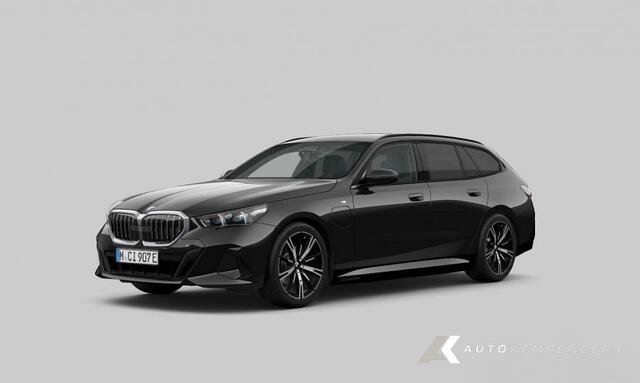 BMW 5-SERIE 530e xDrive M Sport | Harman/Kardon | Trekhaak | Camera | Driving Ass. Plus | Leder | 20 Inch |