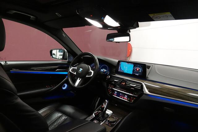 BMW 5-SERIE 540i High Executive M-Sport | Pano | Bowers & Wilkens | Nachtzicht | Schermen Achter | Trekhaak | Memory | ACC |