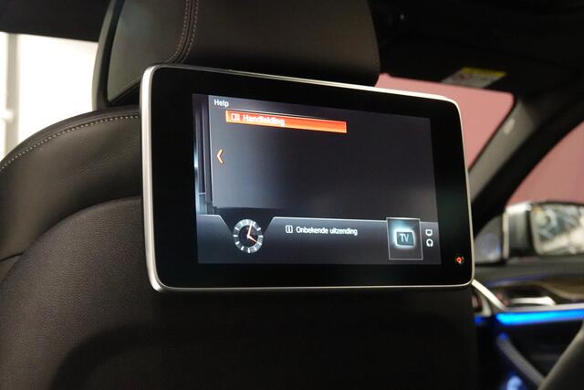 BMW 5-SERIE 540i High Executive M-Sport | Pano | Bowers & Wilkens | Nachtzicht | Schermen Achter | Trekhaak | Memory | ACC |