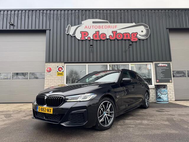 BMW 5-SERIE 530E X-DRIVE HIGH EXE. Laser, Pano, Softclose, Individual, HUD, Trekhaak HenK!