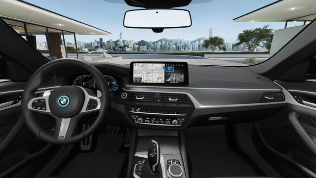 BMW 5-SERIE Touring 530e High Executive M-Sport ACC|HEAD-UP|LASER|LEDER|COMFORT.STOELEN|19INCH