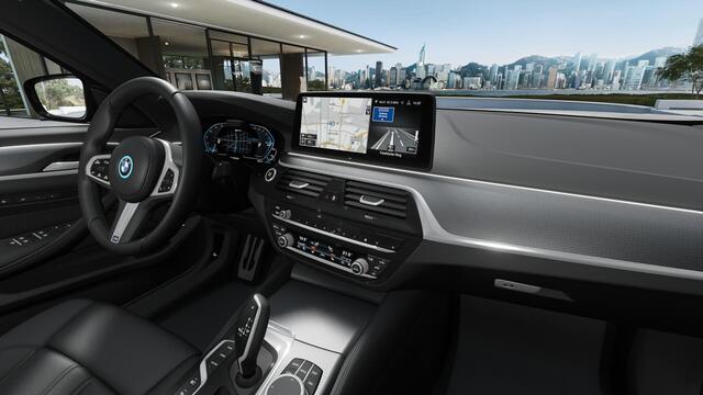 BMW 5-SERIE Touring 530e High Executive M-Sport ACC|HEAD-UP|LASER|LEDER|COMFORT.STOELEN|19INCH