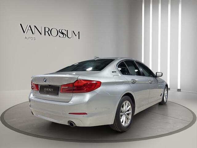 BMW 5-SERIE 530e iPerformance eDrive Edition | Leder | Schuif-/Kanteldak | Camera | Sfeerverl |