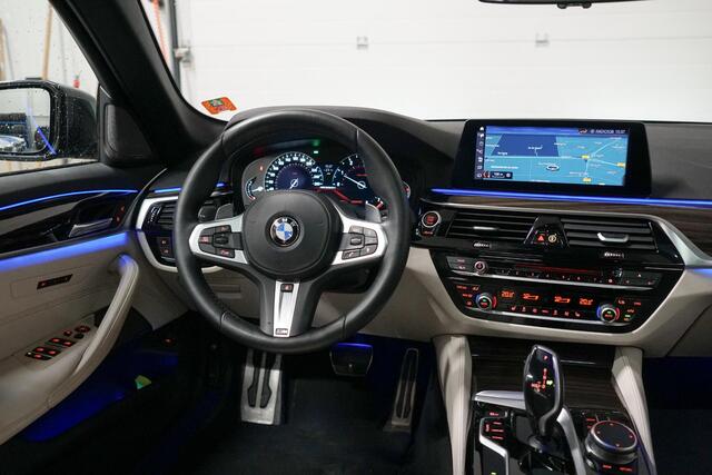 BMW 5-SERIE Touring 530i M-Sport | Panoramadak | Elektr. Trekhaak | Harman Kardon | Head Up