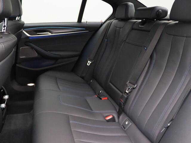 BMW 5-SERIE Sedan 545e xDrive M Sportpakket | Innovationspaket | Driving Assistant Prof. | Head-Up Display | Harman Kardon | 20"