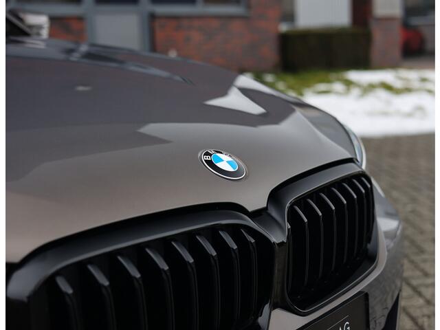 BMW 5-SERIE 540i xDrive | M sport Pro - Achteras besturing