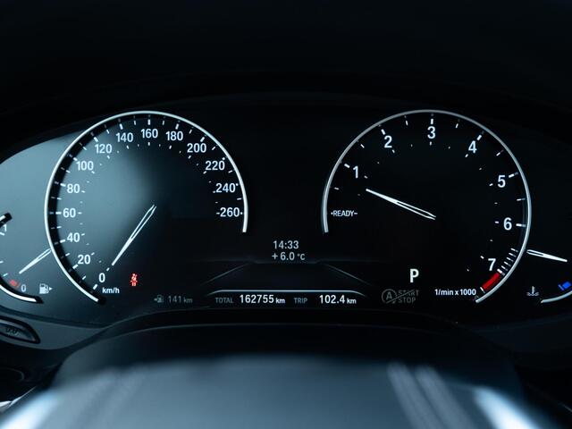 BMW 5-SERIE Touring 530i High Executive | Volleder | Pano | Luchtvering | Etc.