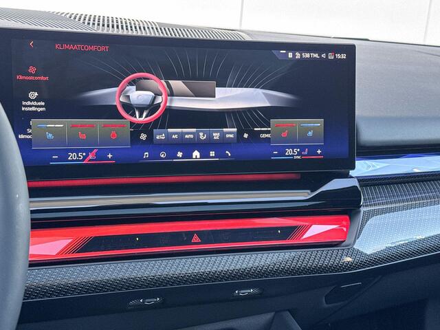 BMW 5-SERIE Touring 530e xDrive M-Sport Pro / Glazendak / 21inch / Driving assistant prof / Trekhaak / Carbon interieurlijst