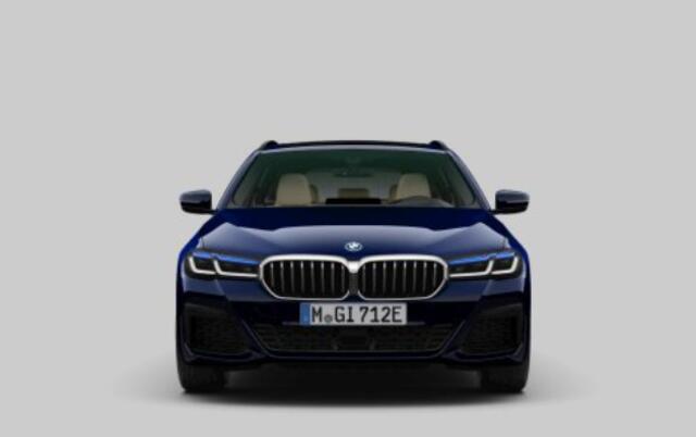 BMW 5-SERIE Touring 530e xDrive High Executive M Sport - Panoramadak - Comfort Access - Head up - Harman Kardon - Driving Assistant Professional - Sportstoelen - BMW Laserlight - Parking Assistant Plus -