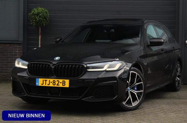 BMW 5-SERIE Touring 530e xDrive M-sport | Panorama-dak | Comfort Stoelen | Harman & Kardon | Cruise Control Adaptief | Sfeerverlichting | Electrische Achterklep