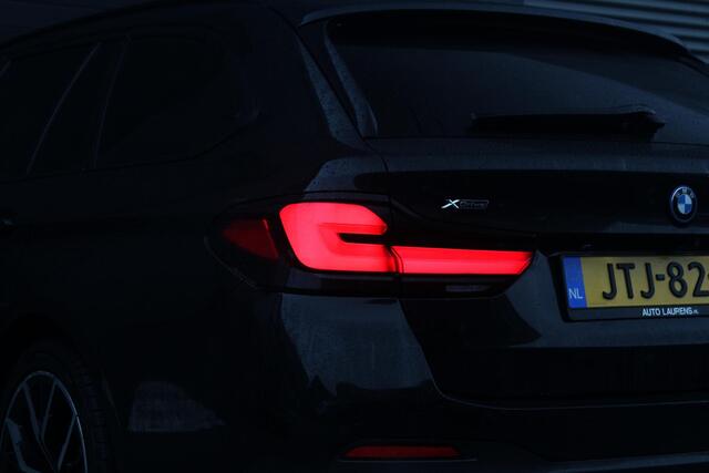 BMW 5-SERIE Touring 530e xDrive M-sport | Panorama-dak | Comfort Stoelen | Harman & Kardon | Cruise Control Adaptief | Sfeerverlichting | Electrische Achterklep