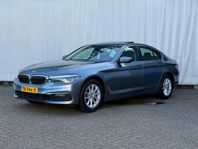 BMW 5-SERIE 520i High Executive / Sch.dak/ comf.stl