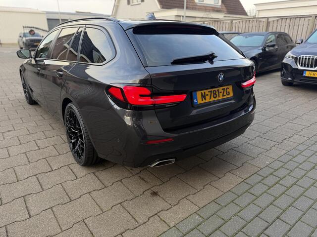 BMW 5-SERIE Touring 520i Comfortzetels/Laser/Org. NL