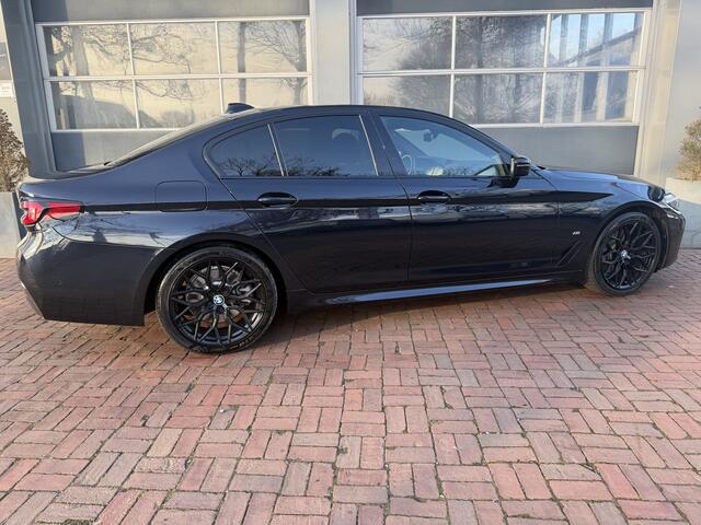 BMW 5-SERIE 520i High Executive Bj 2020 M-Pakket 184pk 94.000 km dealer onderhouden