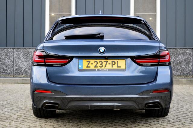BMW 5-SERIE Touring 530e M-Sport Business Edition Plus Rijklaarprijs-Garantie Panorama dak Trekhaak Laser light Leder Head-Up