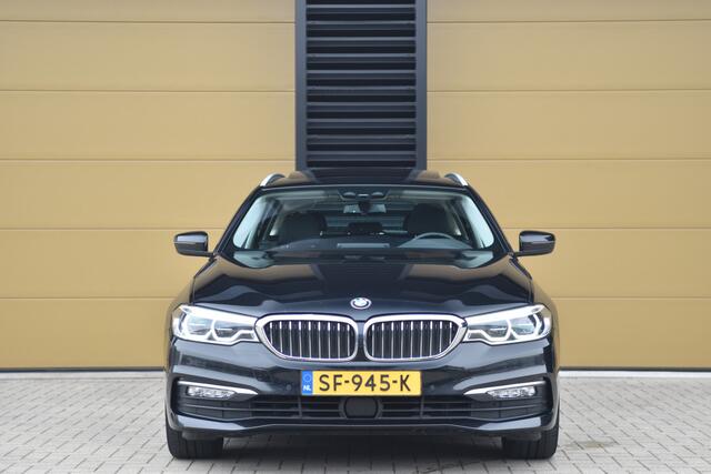 BMW 5-SERIE Touring 520i High Executive * Comfortstoelen * Panoramadak * Soft-close * Keyless * Trekhaak *