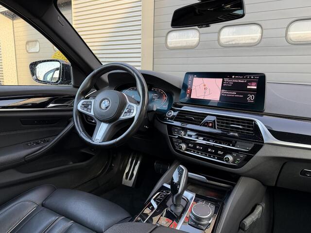 BMW 5-SERIE 540d xDrive High Executive M-Sport | Panoramadak | 360* Camera | DAB | Elektrische Trekhaak |