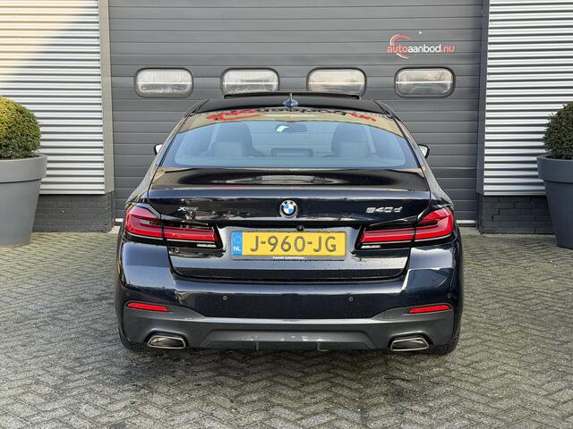 BMW 5-SERIE 540d xDrive High Executive M-Sport | Panoramadak | 360* Camera | DAB | Elektrische Trekhaak |