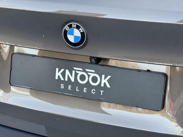 BMW 5-SERIE Touring 530i xDrive High Executive M Sport Pakket Automaat / Live Cockpit Professional / Panoramadak / Trekhaak / Integrale Actieve Besturing / Stoelventilatie / Driving Assistant Professional / Laserlight / Bowers & Wilkins / M Sportremsysteem / Soft Clo