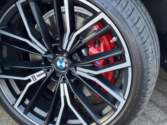 BMW 5-SERIE Touring 530i xDrive High Executive M Sport Pakket Automaat / Live Cockpit Professional / Panoramadak / Trekhaak / Integrale Actieve Besturing / Stoelventilatie / Driving Assistant Professional / Laserlight / Bowers & Wilkins / M Sportremsysteem / Soft Clo