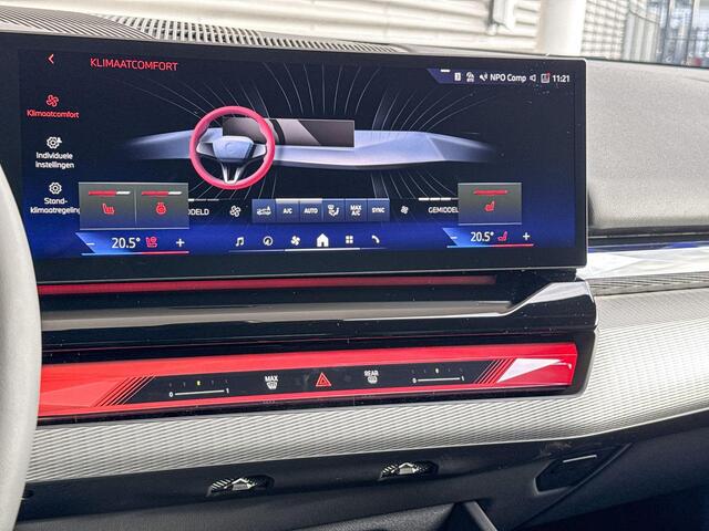 BMW 5-SERIE Touring 530e M Sportpakket Pro / Innovation Pack / Travel Pack / Trekhaak / Comfort Access / Panoramadak / Driving Assistant Plus / Harman-Kardon