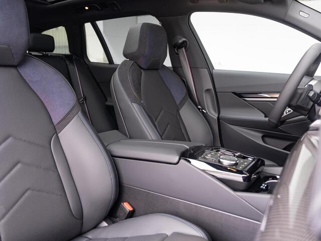 BMW 5-SERIE Touring 530e xDrive | M Sportpakket Pro | Innovation Pack | Stoelventilatie | Stuurwielrand verwarmd | Comfort Access | Panoramadak | Harman-Kardon | Trekhaak