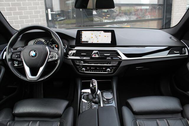 BMW 5-SERIE Touring 520d High Executive / Panoramadak / N.A.P.