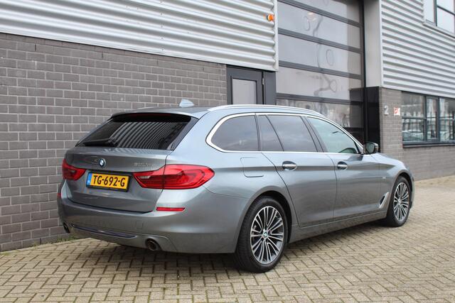 BMW 5-SERIE Touring 520d High Executive / Panoramadak / N.A.P.
