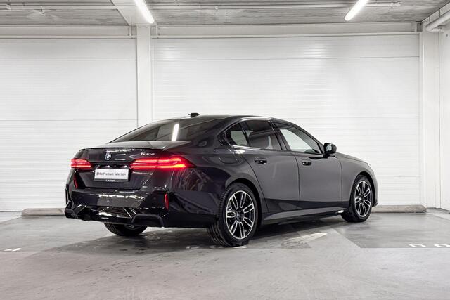 BMW 5-SERIE 530e | M-Sport Pro | Travel Pack | Comfort Pack | Driving Assistant Plus | Harman/Kardon | Panoramadak | Comfort Access