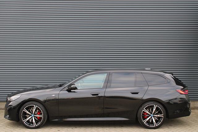 BMW 5-SERIE Touring 530e xDrive M-Sport Pro Bowers & Wilkins Trekhaak LED Stoelkoeling/verwarming