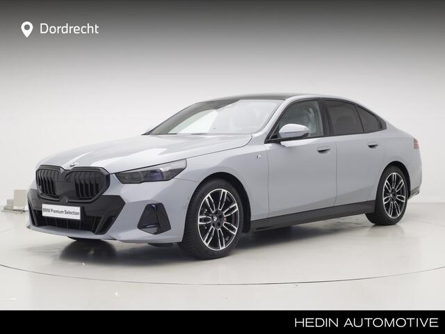 BMW 5-SERIE 520i M-Sport Pro | Panorama | Harman Kardon |Stoelventilatie | Driving Assistant Professional