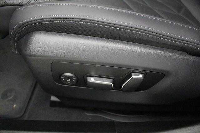 BMW 5-SERIE 520i M-Sport Pro | Panorama | Harman Kardon |Stoelventilatie | Driving Assistant Professional