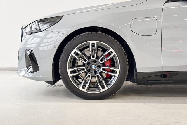 BMW 5-SERIE Touring 530e Innovation Pack M Sportpakket Pro Aut. - Beschikbaar vanaf: Maart 2026