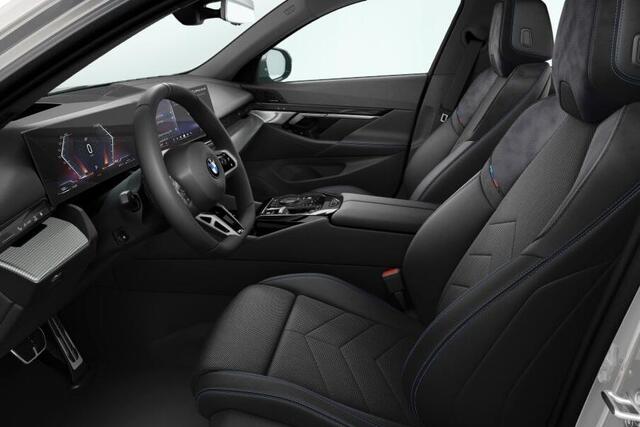 BMW 5-SERIE Sedan 520i M Sportpakket / Innovation Pack / Comfort Pack / Stoelventilatie / Elektrisch verstelbare stoelen / Driving Assistant / Parking Assistant Plus / Harman-Kardon