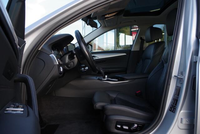 BMW 5-SERIE 540i 340 PK xDrive High Executive, Trekhaak, Schuif-Kanteldak, Adap. Cruise Control, Memory