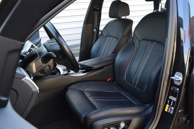 BMW 5-SERIE Touring 530e Business Edition Plus O.a: PDC, Camera, Stoelverw, ACC, Carplay, Etc. All-in prijs!