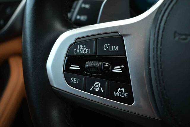 BMW 5-SERIE 545e xDrive M-Sport Pano ACC HUD 20inch 360 Laser HiFi Adp-demping