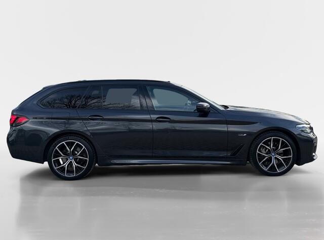 BMW 5-SERIE 530e M-Sport I Shuifdak I Trekhaak I Leder | Apple Carplay/Android Auto | DAB | Elektrisch wegklapbare trekhaak