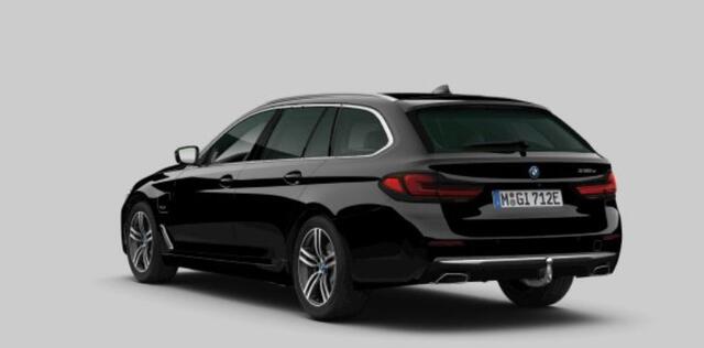 BMW 5-SERIE Touring 530e Business Edition Plus Luxury Line - Trekhaak - Panoramadak - Driving Assistant Professional - Harman Kardon - Head up - Elektrisch verwarmde voorstoelen - Parking Assistant Plus - Comfort acces -